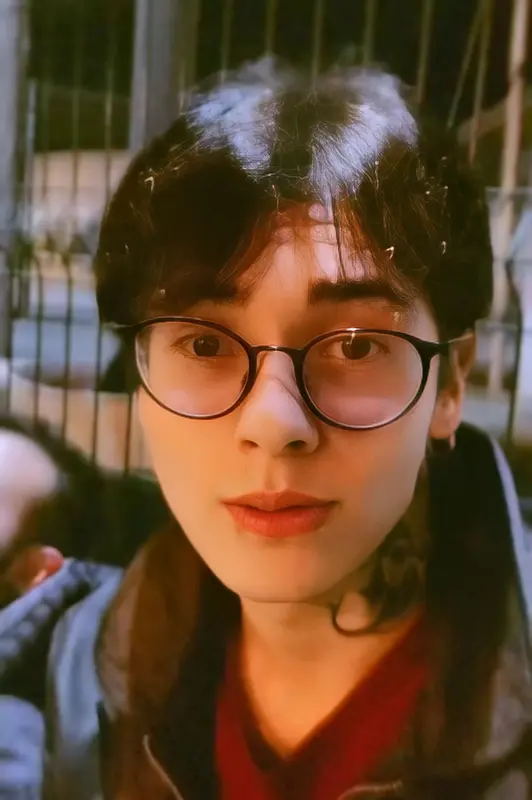 AI Person Glasses Fence