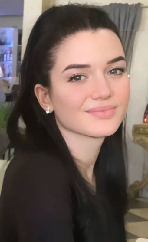 AI Woman Portrait Indoor Setting