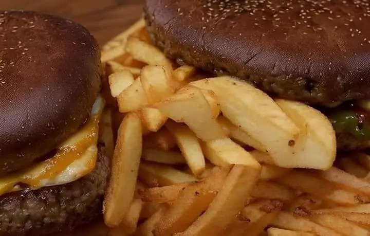 Cheeseburgers With Fries