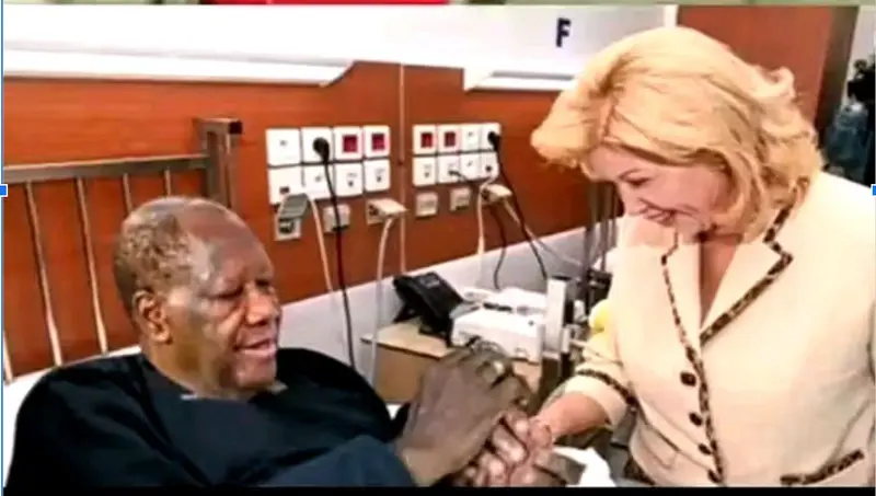 Hospital Interaction Between Woman And Patient