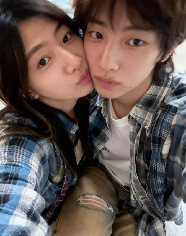 Kissing People In Plaid