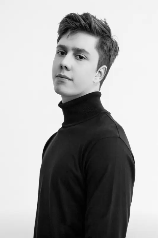 Monochrome Portrait: Man Sideways